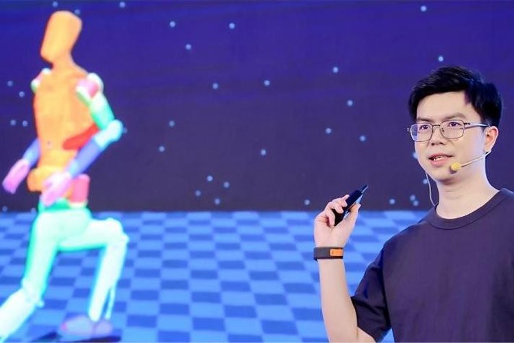 天才少年稚晖君jiuyou.com机器人走路进场！AI模型做大脑，目标售价20万以内